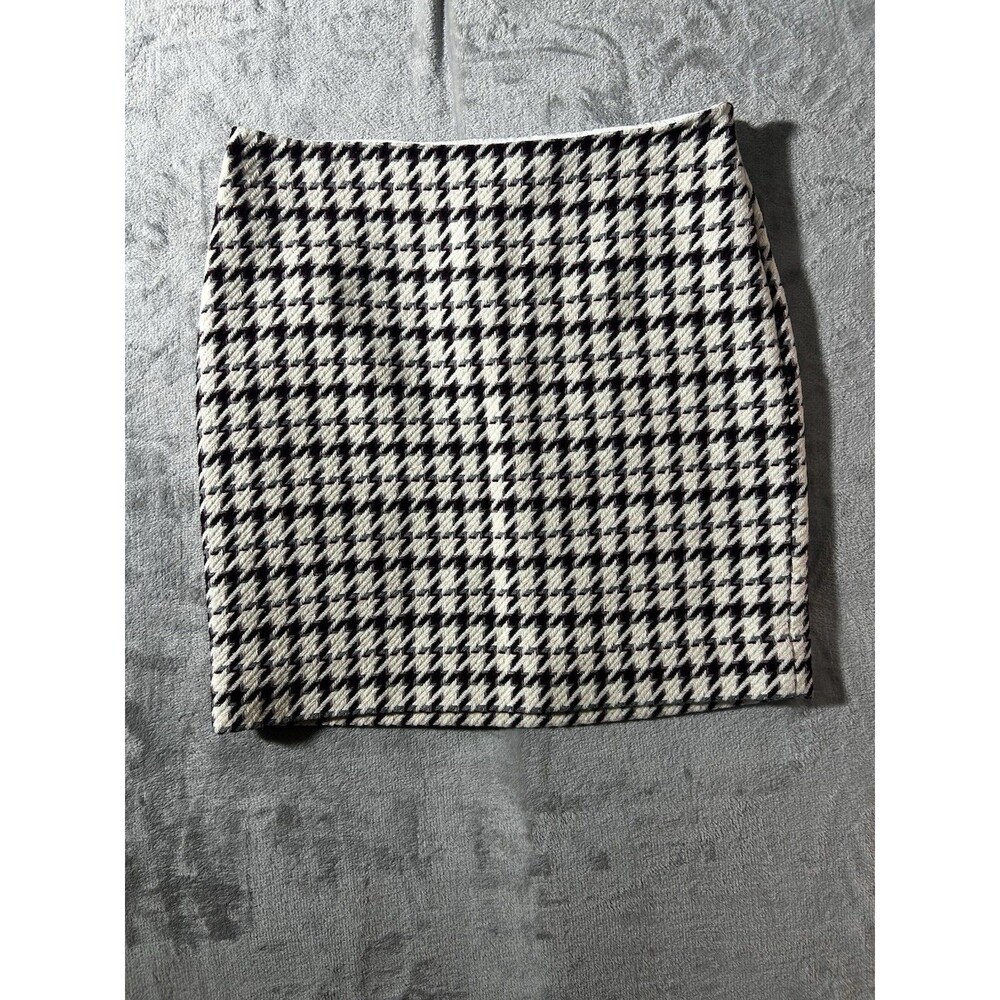 White House Black Market Size 8 Houndstooth Mini Skirt Wool Blend